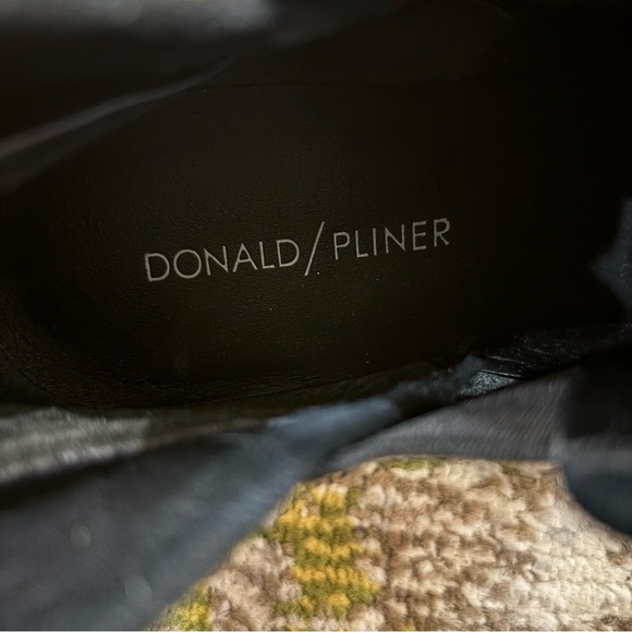 Donald Pliner Darla Sparkle Boot - size 6.5 - Picture 6 of 7